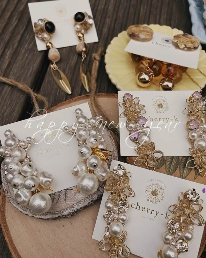Fleur Fleurのインスタグラム：「cherry-k 飾物✨✨✨ 二月份最新嘅系列都可以於La Lune飾物店搵到！ 耳環有心意款同埋夾耳環選擇 歡迎WhatsApp查詢：5572-9458 全部現貨發售💓 @lalune_accessoriesjp」