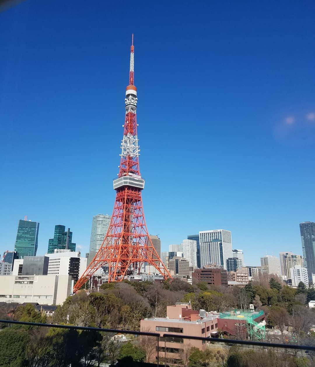 黒田啓蔵さんのインスタグラム写真 - (黒田啓蔵Instagram)「今日は、素晴らしくいい天気。 東京タワー🗼が、丸々見えるホテルで 素敵な方々とまたまたいい仕事になりそう。 #東京#港区#芝公園#プリンスホテル #最上階」2月9日 13時30分 - kurodakeizo