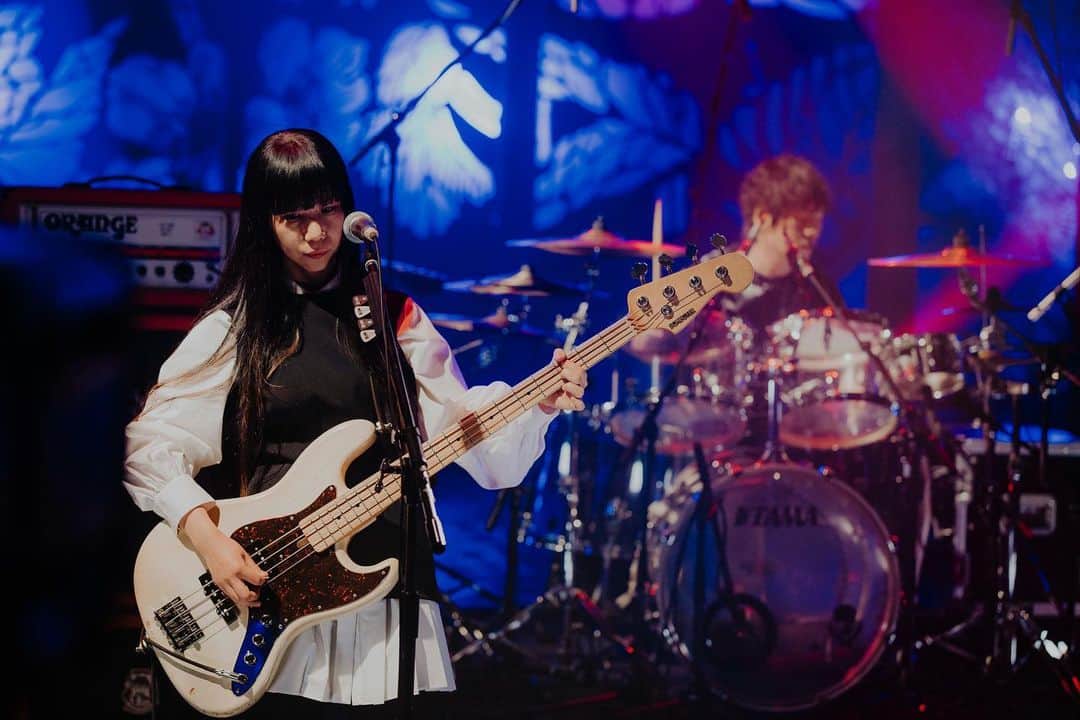 のインスタグラム：「Love music、音楽への愛が溢れる、とても楽しい収録でした！ありがとうございました！これから放送される地域もあるようなので、おたのしみに…👻  #凛として時雨 #lovemusic  #fujitv  #perfakeperfect」