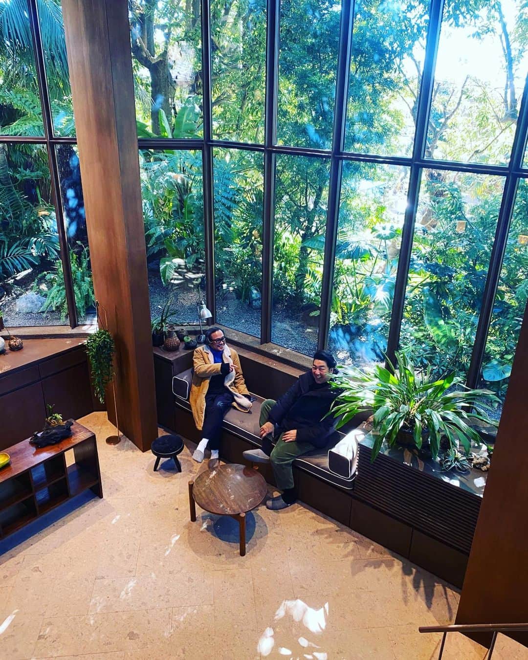 のインスタグラム：「#solsofarm 斎藤くんの田根剛建築の自邸にお邪魔、すごすぎる💦こう見えて実はコンパクト^ ^」