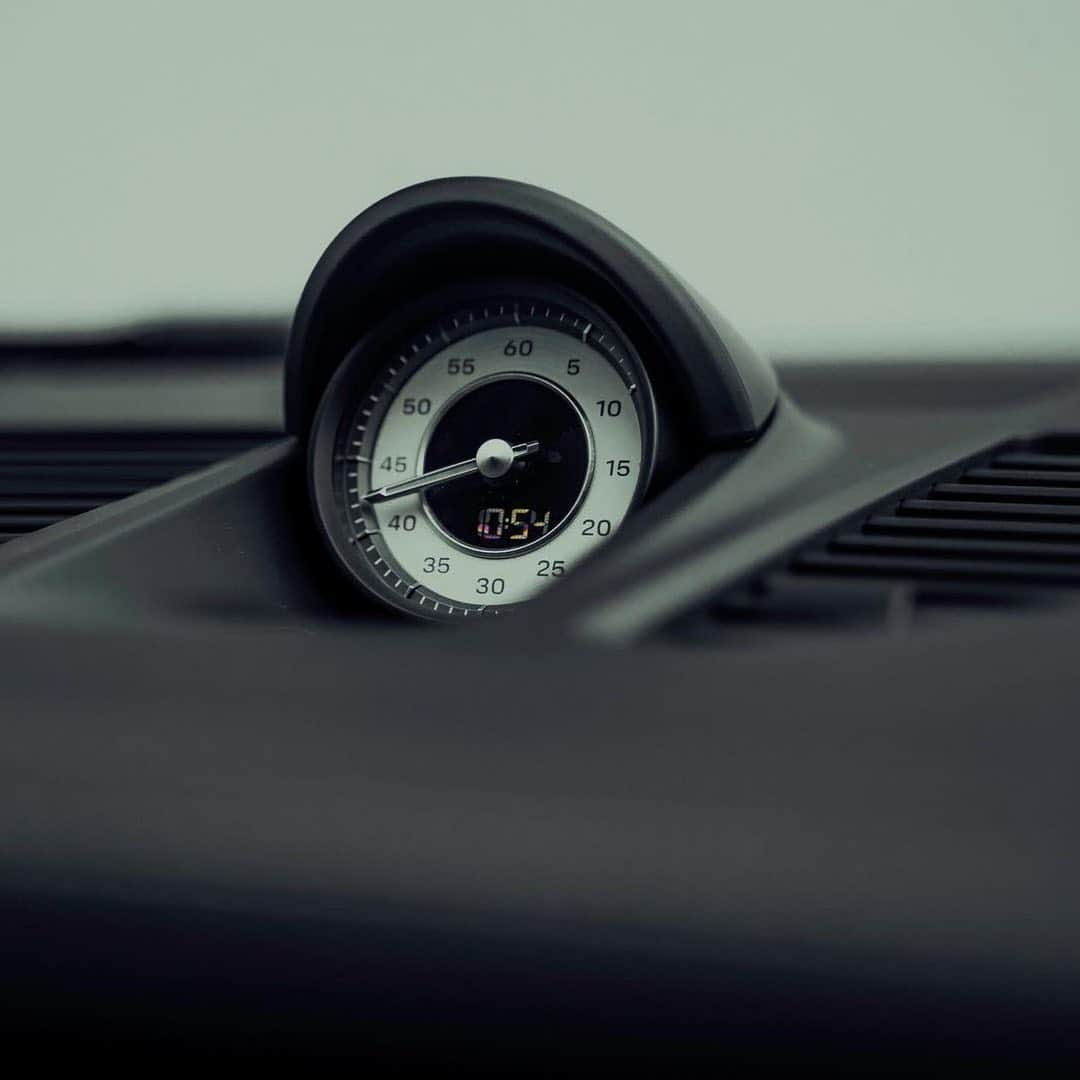 CARLiFESTYLEさんのインスタグラム写真 - (CARLiFESTYLEInstagram)「Blacked out Porsche 992 Turbo S. Photo by @blekoshots #carlifestyle #992turboS #turboS」2月9日 14時03分 - carlifestyle