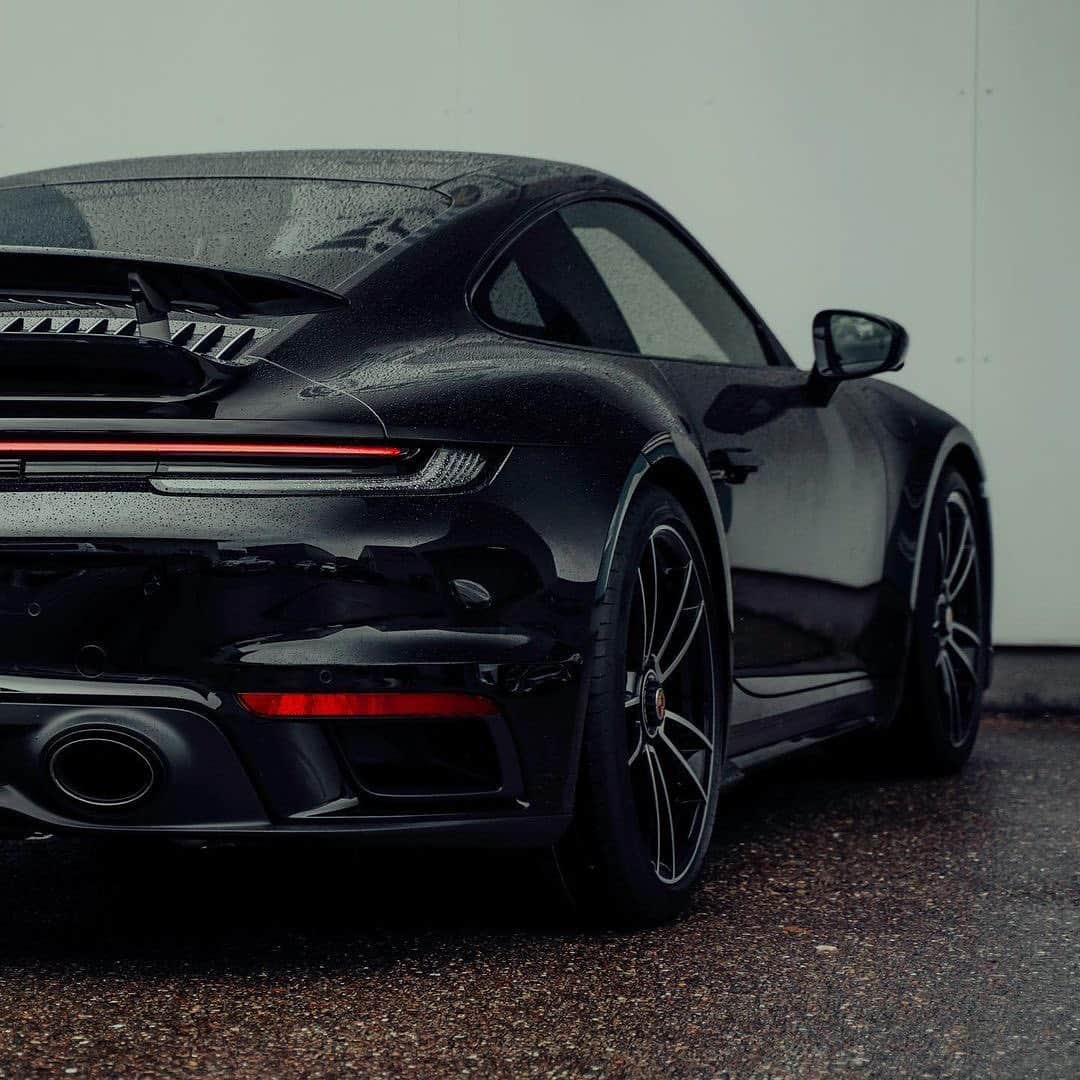 CARLiFESTYLEさんのインスタグラム写真 - (CARLiFESTYLEInstagram)「Blacked out Porsche 992 Turbo S. Photo by @blekoshots #carlifestyle #992turboS #turboS」2月9日 14時03分 - carlifestyle