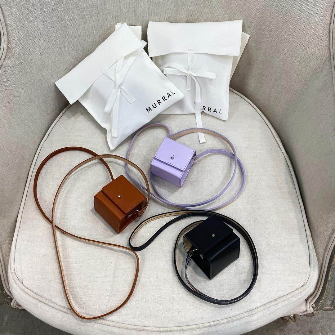 MIDWEST TOKYO WOMENのインスタグラム：「NEW BRAND @murralofficial  . cubic bag ¥15,000(＋Tax) . #murral #ミューラル #ミニバッグ #アクセサリー #minibag #accessory #midwest_official」