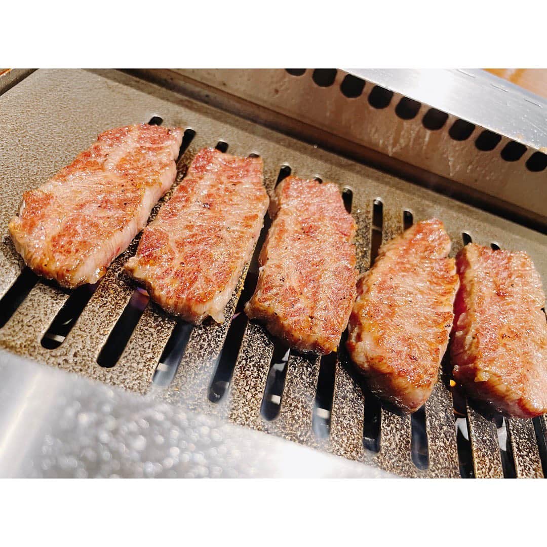 上原亜衣さんのインスタグラム写真 - (上原亜衣Instagram)「焼き肉週3すぎて 焼き肉垢作ろかな…。  肉しか勝たん😊  #うしごろ  #表参道」2月9日 14時10分 - ai_uehara_ex