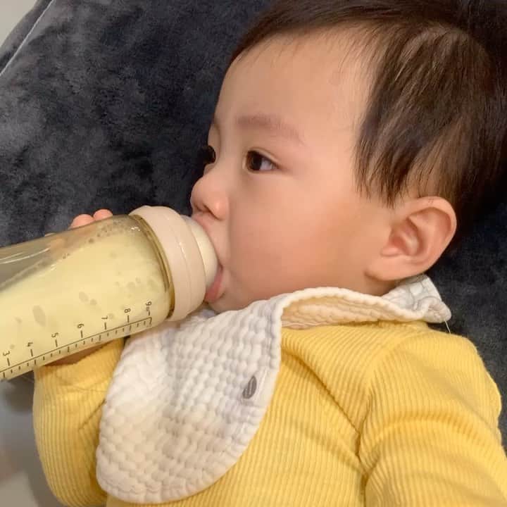 キム・ヒナのインスタグラム：「우리집 강쥐 우쭈쭈 🐶🧡💛」