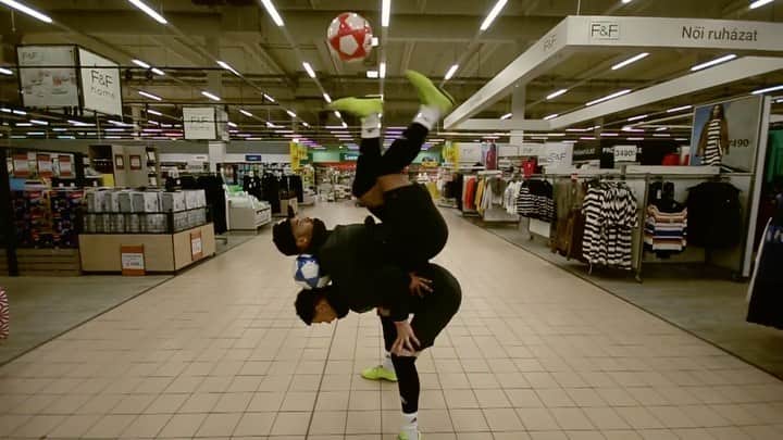 F2Freestylersのインスタグラム：「Just tekkin’ in the clothes aisle at local supermarket! 😂🤣」