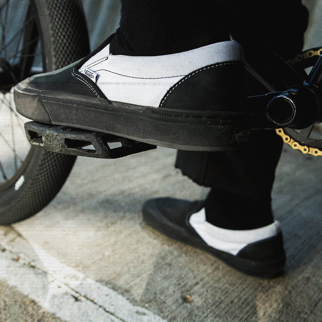 vansさんのインスタグラム写真 - (vansInstagram)「A BMX WaffleCup sole on a Slip-On Pro silhouette? @VansBMX66 made it happen with some help from @DakRoche. Get the details at vans.com/bmx」2月10日 0時07分 - vans