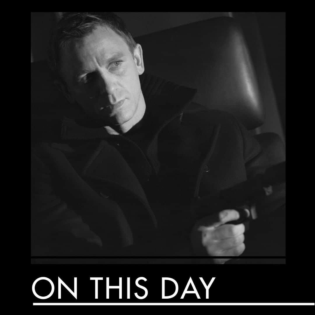 James Bond 007さんのインスタグラム写真 - (James Bond 007Instagram)「On this day in 2006 Martin Campbell shot the opening scene of CASINO ROYALE.」2月10日 0時00分 - 007