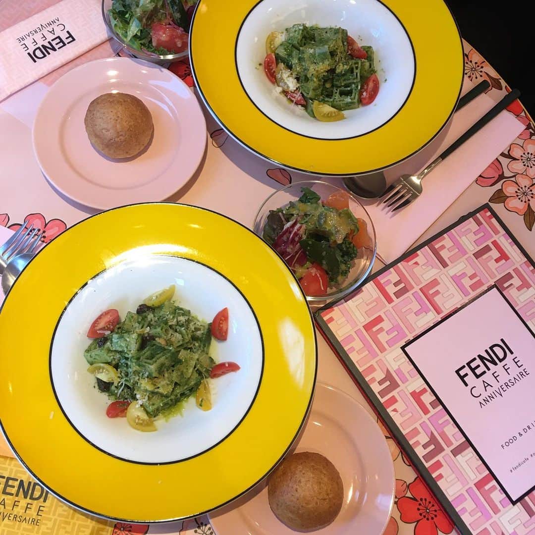 増山敬子さんのインスタグラム写真 - (増山敬子Instagram)「海外にも、地方にも今は行けないので、気分の上がる#fendicafe  でゆっくりお食事を楽しめた週末は贅沢時間でした☕️ @anniversaire_cafe  お料理も美味しかったですよ🕊🕊 with @masamiiiis ♡ thankyou✨✨」2月10日 0時01分 - keikomasuyama