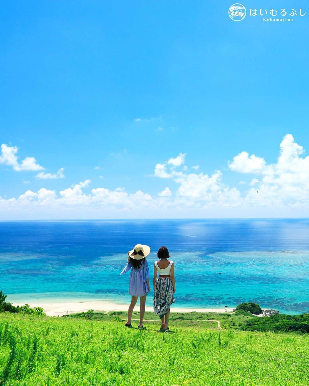 HAIMURUBUSHI はいむるぶしさんのインスタグラム写真 - (HAIMURUBUSHI はいむるぶしInstagram)「小浜島・はいむるぶしから癒しの風景をお届けします。 晴れた日に高台からサンゴ礁の海を見下ろすと、美しい八重山ブルーに出会えます。 幾重にも重ねた青く煌めくブルーのグラデーションの海が心を魅了します。 #沖縄 #八重山諸島 #青い珊瑚礁 #八重山ブルー #海 #景色 #石垣島 #小浜島 #リゾート #ホテル #はいむるぶし #japan #okinawa #yaeyama #island #bluesea #ishigaki #kohamajima #resort #hotel #haimurubushi」2月10日 0時24分 - haimurubushi_resorts