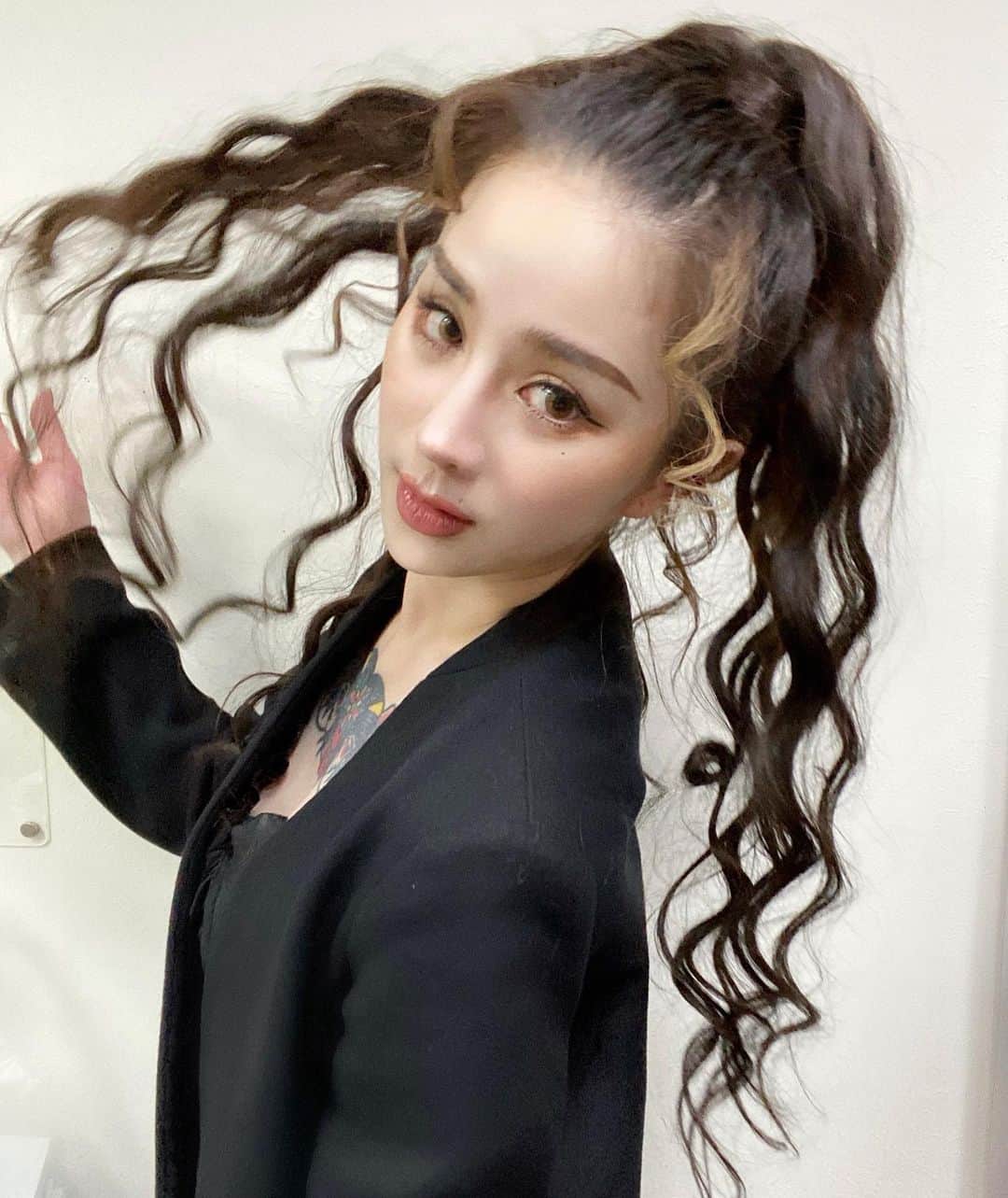 Abby Chenのインスタグラム：「接受釋懷修煉改變學習成長 珍惜老天給予的考驗課題 感謝關心我的人們。」