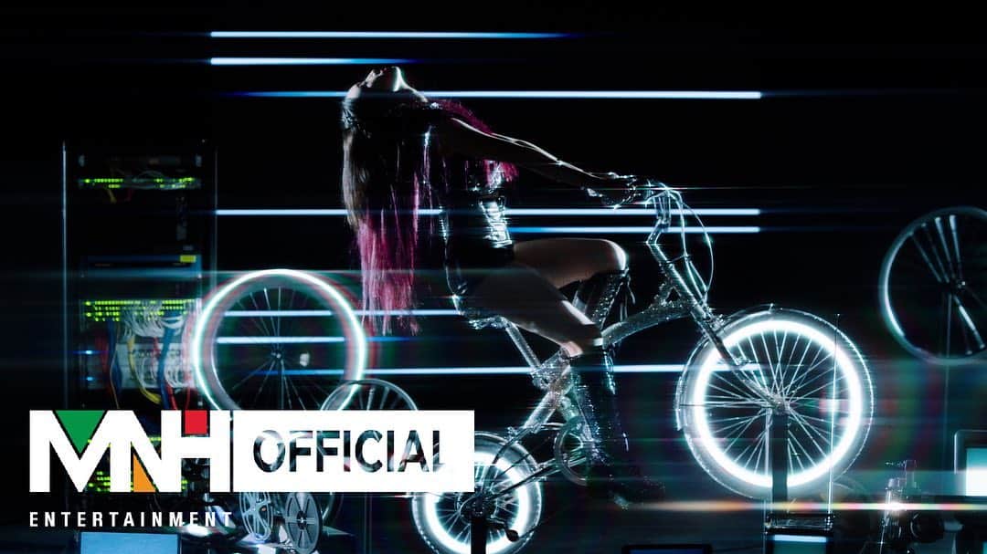 チョンハさんのインスタグラム写真 - (チョンハInstagram)「CHUNG HA The 1st Studio Album [ Querencia ] ⠀⠀⠀⠀⠀⠀⠀⠀⠀⠀⠀⠀⠀⠀⠀⠀⠀⠀⠀⠀⠀⠀⠀⠀⠀⠀⠀⠀⠀⠀⠀⠀⠀ 'Bicycle' MV Teaser 2 ▶ https://youtu.be/c6DGFf5u6lw ⠀⠀⠀⠀⠀⠀⠀⠀⠀⠀⠀⠀⠀⠀⠀⠀⠀⠀⠀⠀⠀⠀⠀⠀⠀⠀⠀⠀⠀⠀⠀⠀⠀ 2021. 02. 15. 6PM (KST) 2021. 02. 15. 4AM (EST) ⠀⠀⠀⠀⠀⠀⠀⠀⠀⠀⠀⠀⠀⠀⠀⠀⠀⠀⠀⠀⠀⠀⠀⠀⠀⠀⠀⠀⠀⠀⠀⠀⠀ #청하 #CHUNGHA #CHUNGHA_Querencia #CHUNGHA_Bicycle #Querencia #Bicycle」2月10日 0時47分 - chungha_official