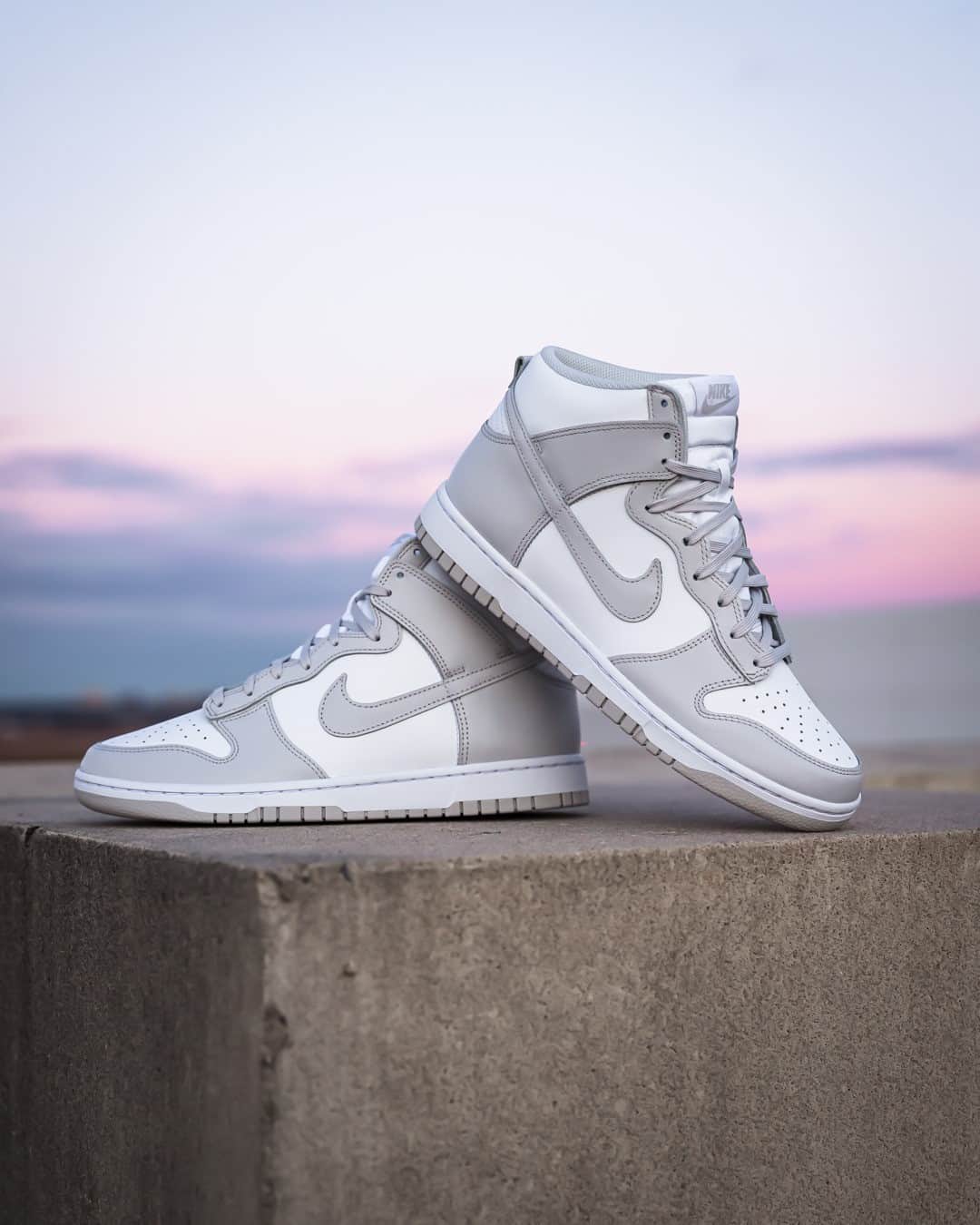 Foot Lockerのインスタグラム：「The ultimate classic. #Nike Dunks return to Foot Locker on February 18th. Online + in-store.」