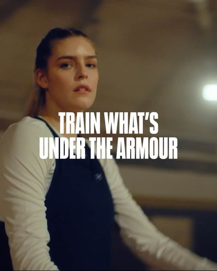 Under Armourのインスタグラム：「WNBA star @bella_alarie trains her mind like she trains her body. Strengthen yours the way she does at the UA Performance Academy by visiting performanceacademy.ua.com or by hitting the link in bio. #UnderTheArmour」