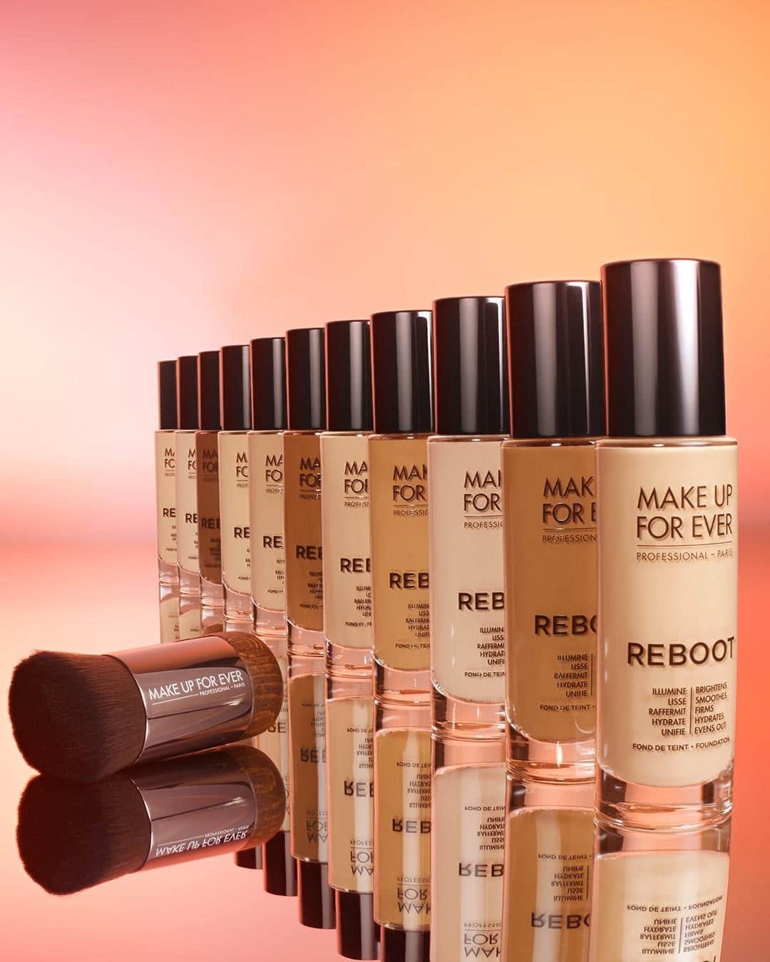 MAKE UP FOR EVER OFFICIALさんのインスタグラム写真 - (MAKE UP FOR EVER OFFICIALInstagram)「Pause here and #Reboot! ⁣ ⁣ #RebootFoundation is a light-to-medium coverage, skin-revitalizing foundation that adds a radiant, satin finish while hydrating, smoothing and firming the skin for 24 hours!⁣ ⁣ Grab yours now on makeupforever.com⁣ _⁣ ⁣ #Reboot⁣ #makeupforever」2月10日 1時02分 - makeupforever