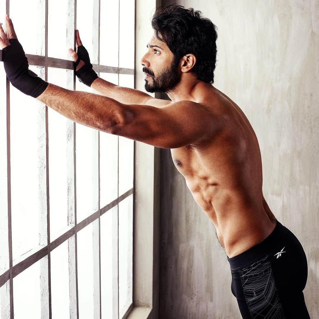 Varun Dhawanさんのインスタグラム写真 - (Varun DhawanInstagram)「Never back down 🐺  @reebokindia  @taras84  @kunalrawalofficial  @aalimhakim」2月9日 16時09分 - varundvn