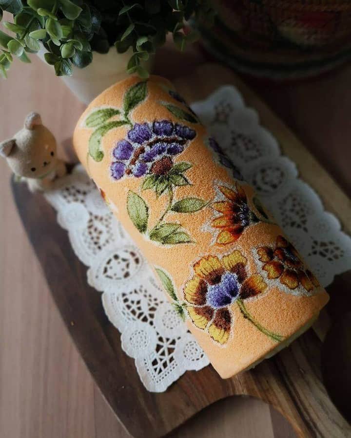 9GAGさんのインスタグラム写真 - (9GAGInstagram)「Beautiful flower roll cakes🌸🌼 By @keempossible_2 • Follow @9gaggirly for more pretty things - #flower #rollcake #beautiful #9gag」2月9日 16時28分 - 9gag