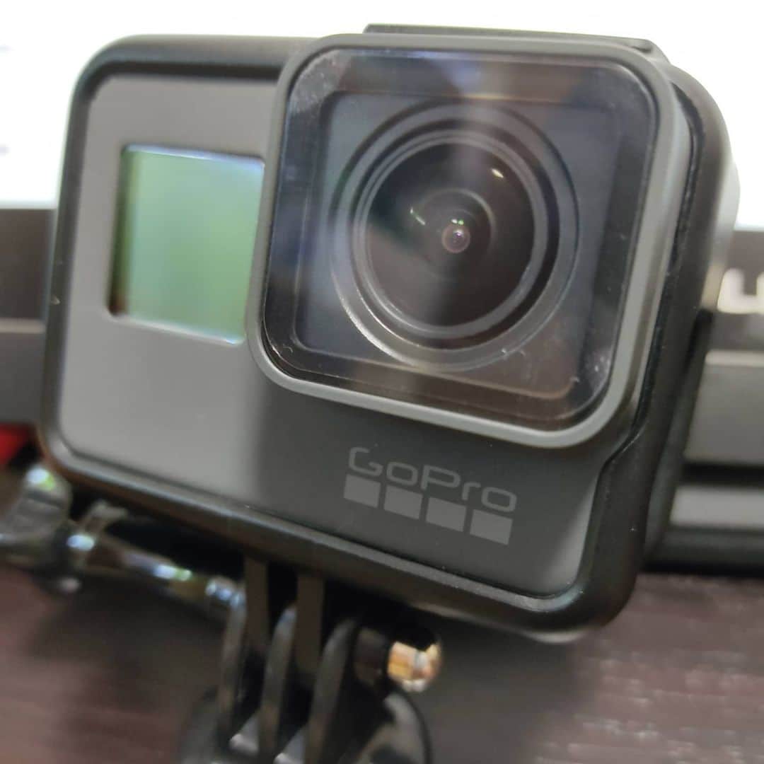 日向正樹のインスタグラム：「Gopro買っちゃった（笑）中古だけど。 早速バイクにくっつける。 やっぱ綺麗に撮れるな〜。」