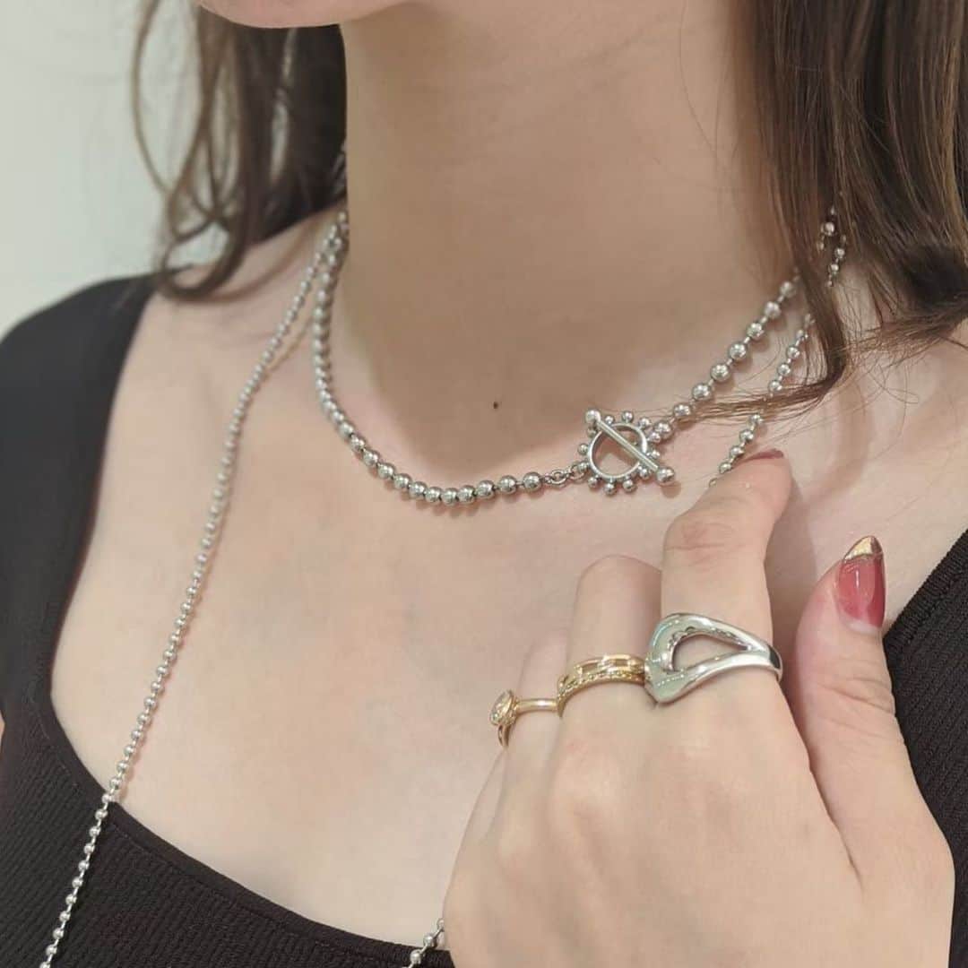 STAR JEWELRY Girlさんのインスタグラム写真 - (STAR JEWELRY GirlInstagram)「シルバーのカッコよさを引き出したボリュームのあるネックレスを効かせてマニッシュなコーディネイトを楽しんで♪  #necklace #ネックレス #ootd #silver #シルバー #boldjewelry #ootd #jewelry #ジュエリー #スタージュエリーガール #STARJEWELRYGIRL」2月9日 16時38分 - star_jewelry_girl