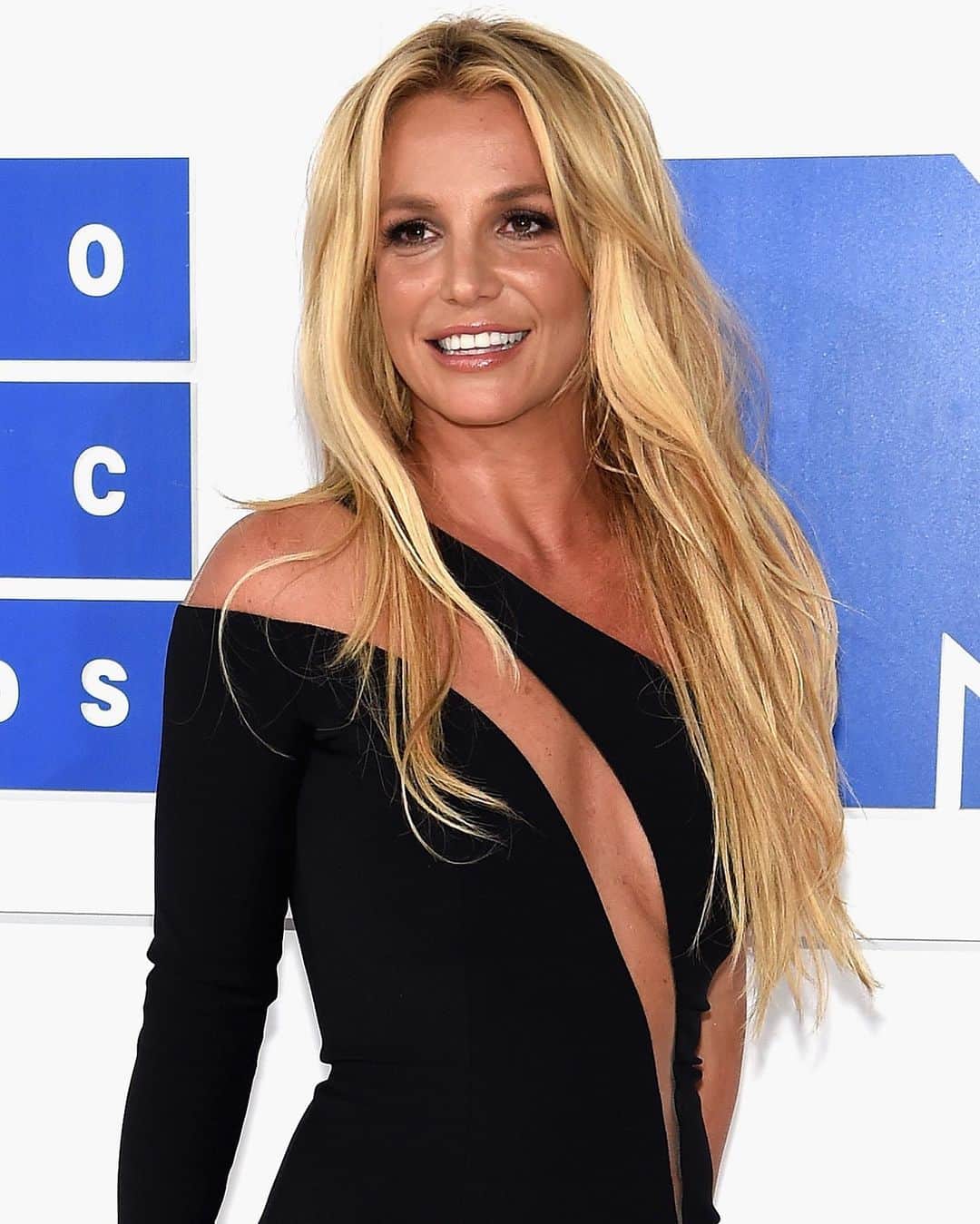 Just Jaredさんのインスタグラム写真 - (Just JaredInstagram)「So many celebs have spoken out with support for Britney Spears after watching the new documentary on Hulu. Tap this photo at the LINK IN BIO to read everything they’re saying. #BritneySpears Photo: Getty」2月9日 17時11分 - justjared