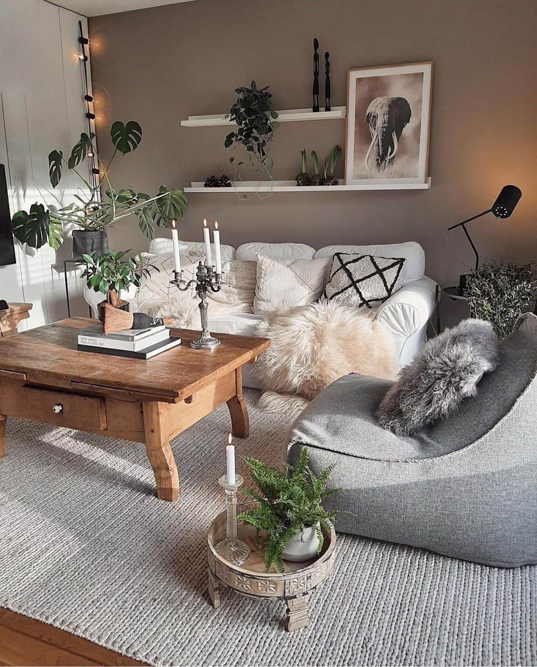 My Interiorのインスタグラム：「Wont get up from here home of @cvdbra」