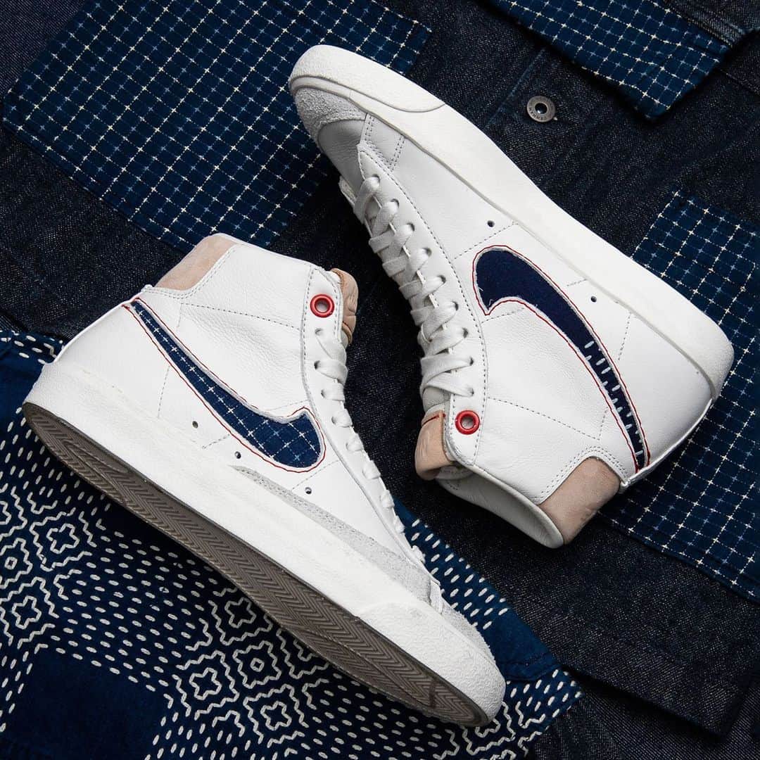HYPEBEASTさんのインスタグラム写真 - (HYPEBEASTInstagram)「@hypebeastkicks: @nike and @denham have linked up once again to collaborate on the classic Blazer Mid ‘77. Its leather uppers arrive with clean white backgrounds and come prepped next to shaggy forefoot overlays dyed in a light grey, alongside bold red accents. While its main detailing comes in the form of reworked Swooshes which have been materialized with Denham‘s indigo kimono fabric and accessorized with Sashiko stitches that formulate cross-like patterns throughout. They’re available via raffle over at Denham’s website for approx. $217 USD.⁠⠀ Photo: Denham」2月9日 17時31分 - hypebeast