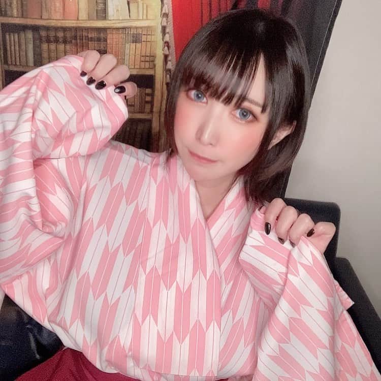LeChatのインスタグラム：「袴だよん #コスプレ #和装」