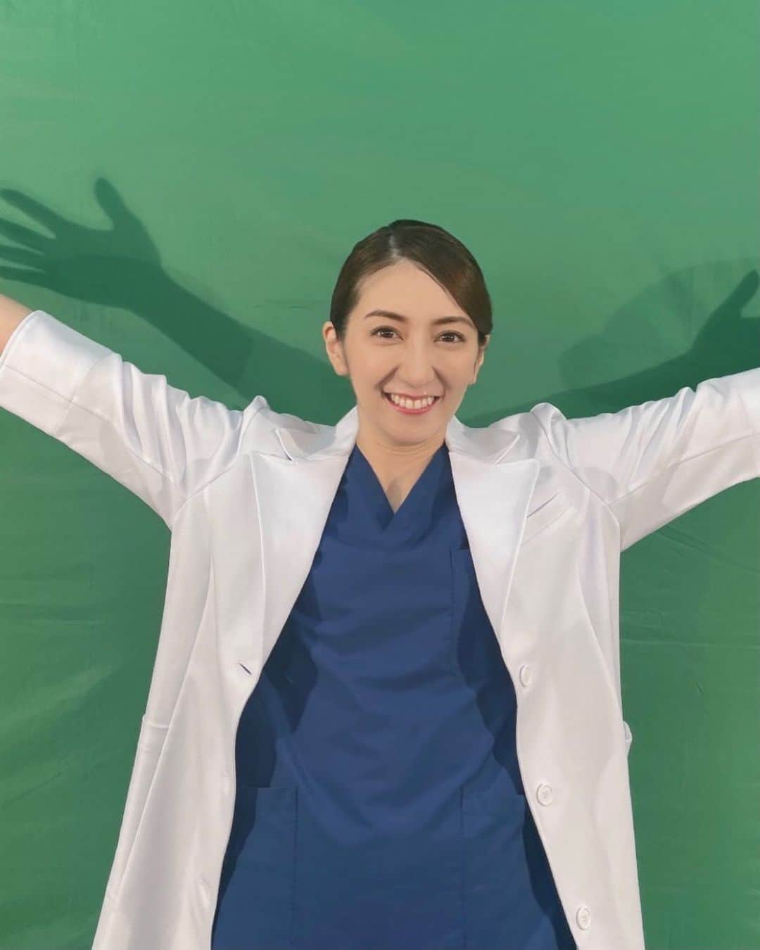 のインスタグラム：「. 今日は半年ぶりに歯科医さんに なってきました🦷🪥 どこかで見かけたら教えて くださ〜い☺️♪ #歯科医#女医#撮影#お仕事」