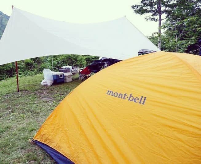 キャンプ情報サイト［ランタン］さんのインスタグラム写真 - (キャンプ情報サイト［ランタン］Instagram)「CAMP SMILE STYLE ／ ファミリーキャンプで見る大自然の 絶景は、ずっと胸に刻まれる ＼ いろんなキャンパーのキャンプスタイルを現地取材と一般キャンパーからの投稿で数多く掲載してます。 . . 詳しくは @lantern.camp webサイトをご覧ください . . #camp #camping #outdoor #travel #trip #lantern_smile #nature #キャンプ #キャンプ用品 #アウトドア #テント #自然 #旅行 #キャンプ初心者 #キャンプ好きな人と繋がりたい #キャンプスタイル #LANTERN #キャンプギア #モンベル #montbell #ogawa #キャンパルジャパン #コールマン #クーラーボックス #小谷村 #雨飾山 #デュオキャンプ #雨飾高原キャンプ場」2月9日 18時09分 - lantern.camp