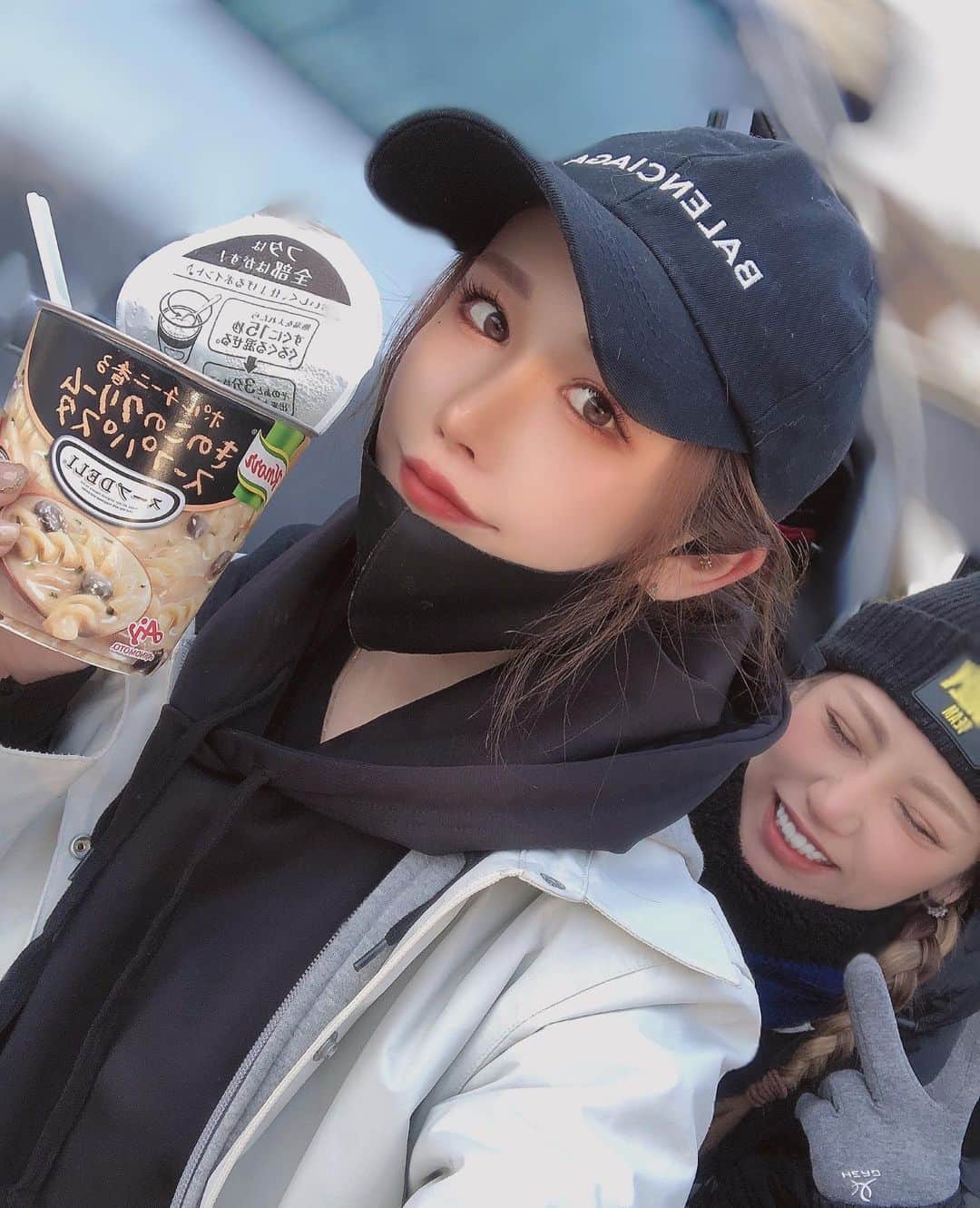 SUMIREのインスタグラム：「今週の目標🙏 . アンディーとソネとドライブ💪 . 成功させます‼︎ . ほんと難しい😂😂😂 . 先生頼みますよ😙😙😙 . #snowboard#snowboarding#followme#likeit#winter#winterfashion#border#sport#fashiongram#japan_of_insta#japanesegirl #family#ボード女子#岐阜#高鷲スノーパーク#ダイナランド#ボード#練習#キッカー#ボックス#パーク#ボード好き集まれ」