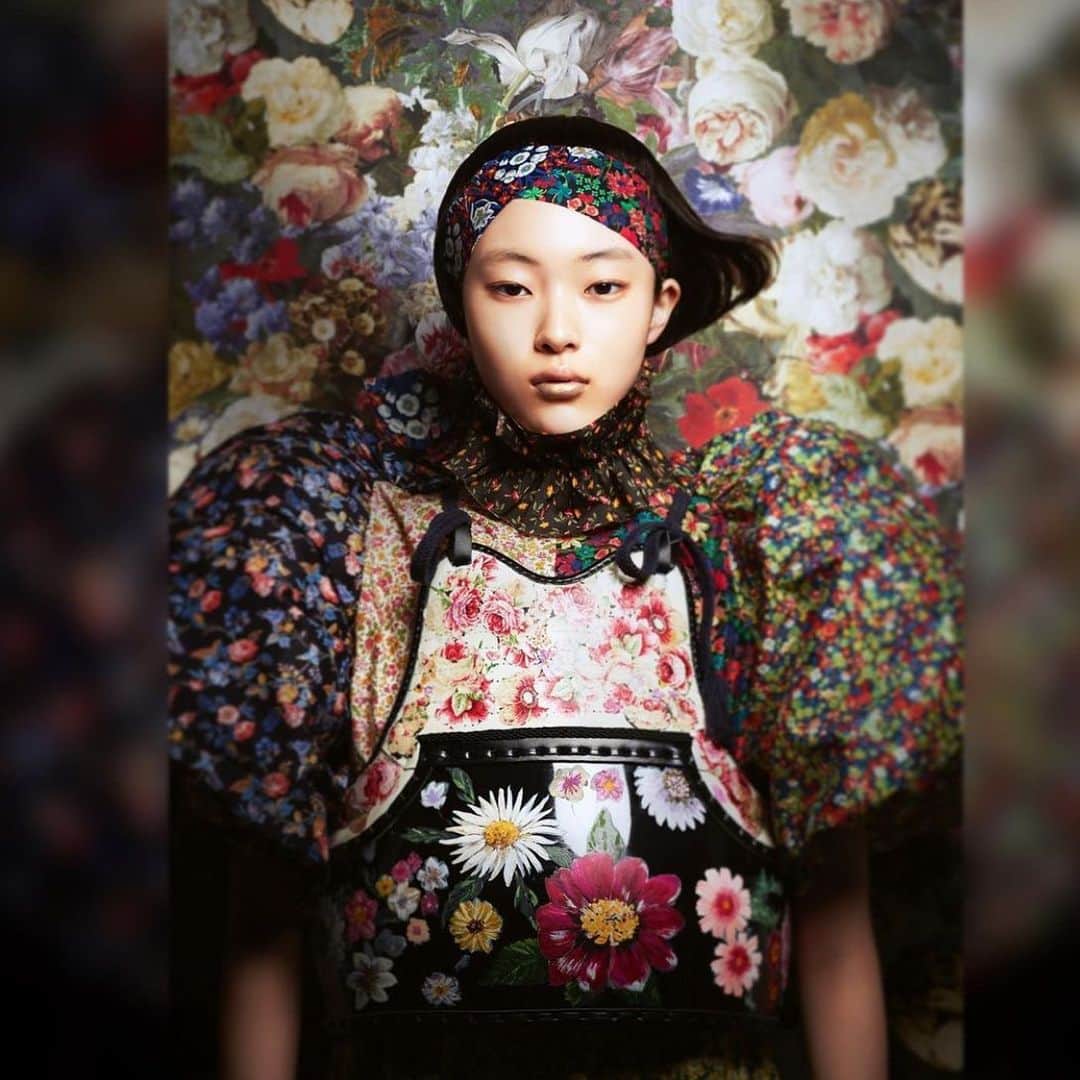 相澤樹のインスタグラム：「剣道着の新解釈的に。防具を花柄に。 ステキな撮影に参加させていただきました。憧れの森川さんの作品作りはいつも心が躍ります。いつも呼んでいただけて感謝です！」