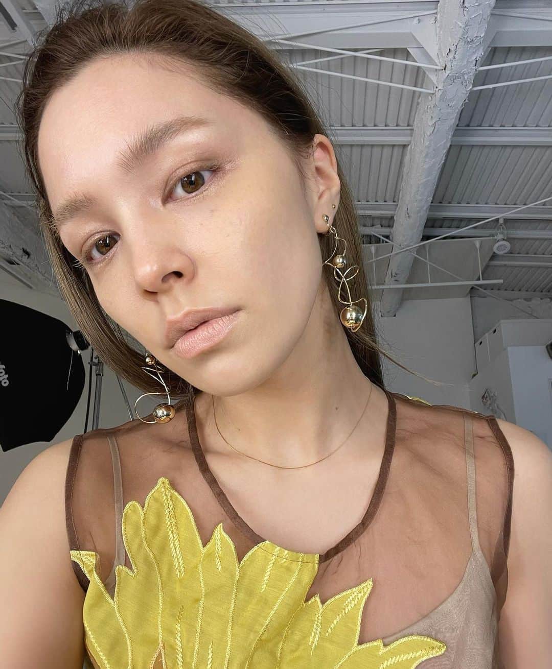 ステファニーのインスタグラム：「🌟💫✨ Nude makeup. #testshoot」