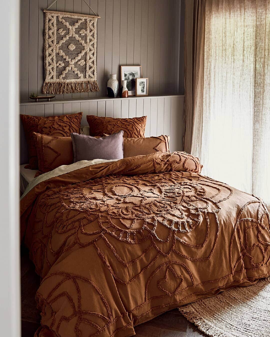 Target Australiaさんのインスタグラム写真 - (Target AustraliaInstagram)「Bold, earthy tones, tufted textures and contemporary décor invite you to lose yourself in the feeling of nature  🎯♥️ #targetaus #targetaushome」2月9日 18時37分 - targetaus