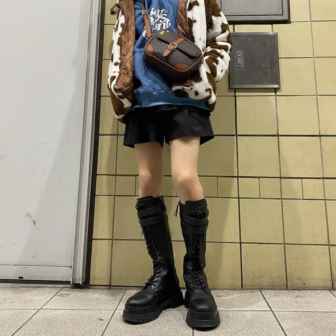 のインスタグラム：「ギャル😇(寒過ぎた)」