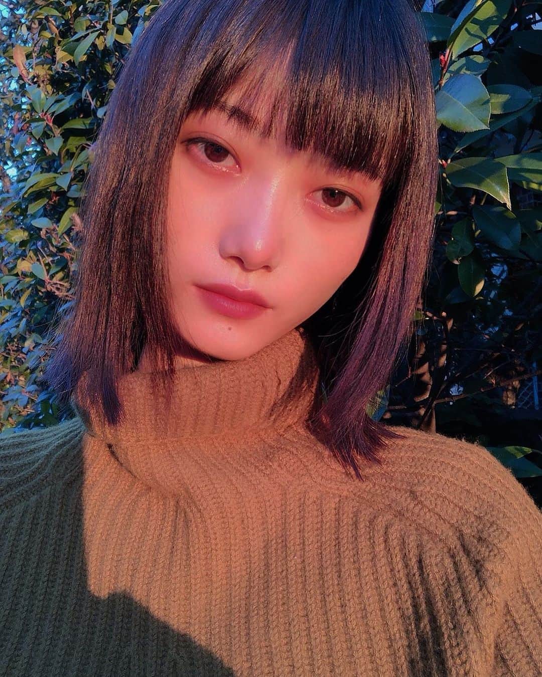 阿知波妃皇のインスタグラム：「少し伸びてきたのでゆきさんにカットしてもらいました✂︎ さらさらになってうれしい-」
