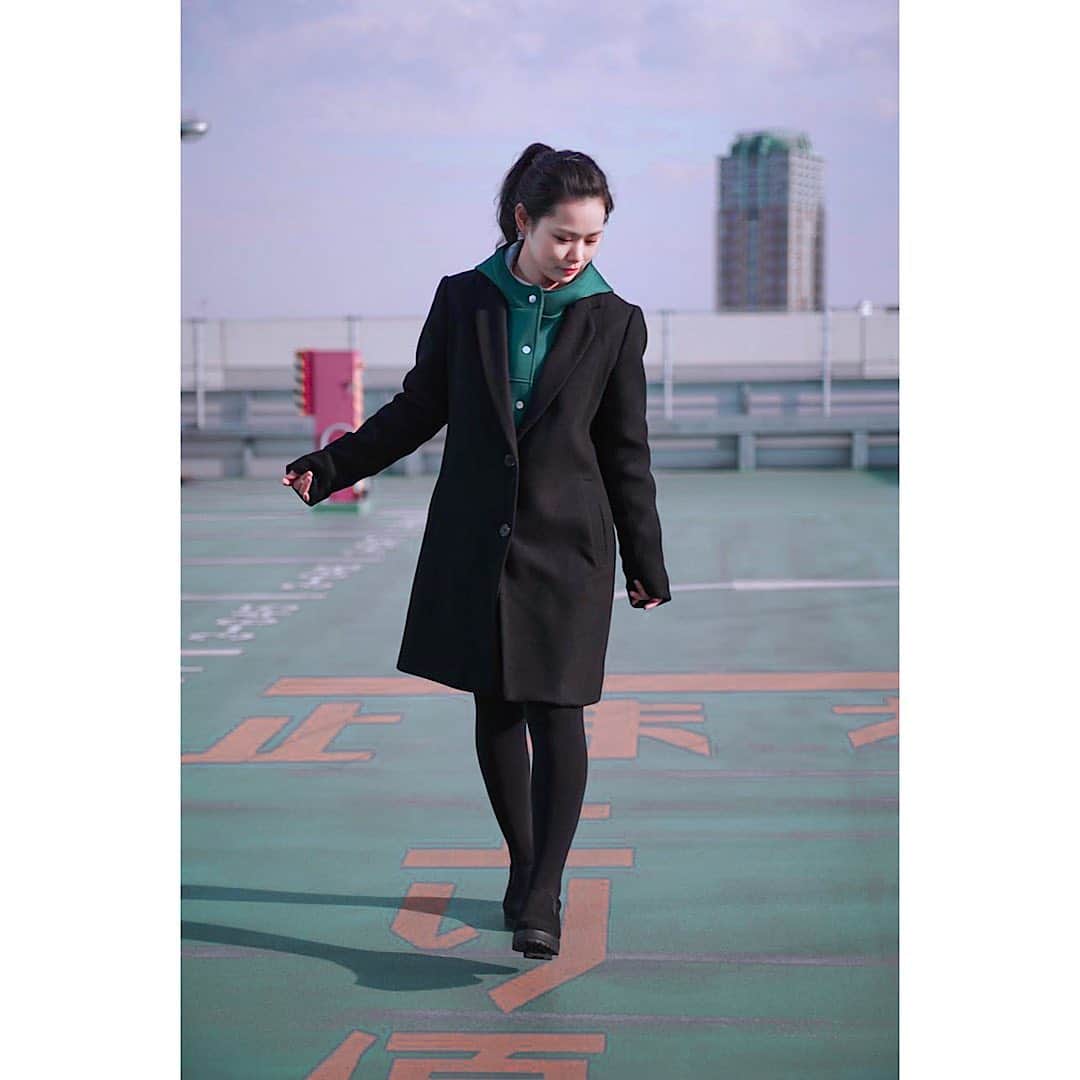 sunaさんのインスタグラム写真 - (sunaInstagram)「. #Stradivarus のコートは背が低い私でもかっこよく着こなせるデザインだからお気に入り。緑のコートなんて普段買わないけどちょっとしたポイントになって素敵だと思う。いつかマレーシアにも来て欲しいなあ。  this is my favorite style❤︎ what do u think?  #jp_portrait_collection #幸せな瞬間をもっと世界に #ポトレのセカイ #VSCO #ラブグラフ #IG_PHOS #被写体サーチ #good_portraits_world #チェリフォト #何気ない瞬間を残したい #season_girls_collection #白紙の1ページ #iedemo_graphy #関西写真部SHARE #splus_cameraclub #ポトレ撮影隊 #i_c_part」2月9日 19時20分 - sofia_muslimjapan