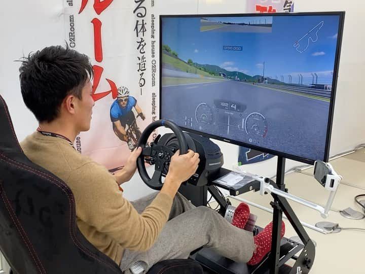 服部勇馬のインスタグラム：「PS4『GRAN TURISMO SPORT  GR Yaris Time Trial』にチャレンジしました！！  ゲームの世界で良かった、暴走運転はやめましょう。  #GRYarisTimeTrial #toyotagazooracing  #gryaris  #グランツーリスモsport  #toyota」