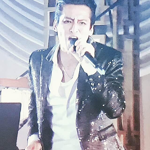 大沢樹生さんのインスタグラム写真 - (大沢樹生Instagram)「久しぶりに独りカラオケ🎤声出しした〜🎶🎵 画像はイメージ✨笑  #Mikioosawa #mikioosawa ⠀ #osawamikio #大沢樹生  #写真 #スチール #steel #フォト #photo ⠀#ファッション⠀#ライブ #live #音楽 #ミュージック」2月9日 19時39分 - osawa_mikio