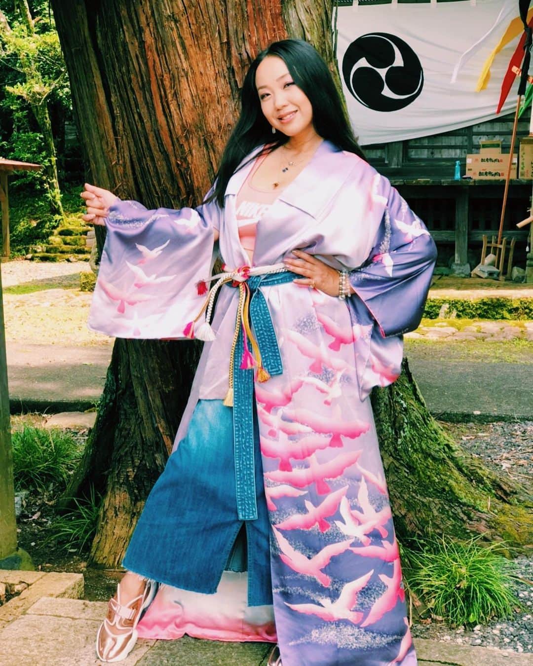 COMA-CHIさんのインスタグラム写真 - (COMA-CHIInstagram)「The style in “wabi sabi” video🌸 #Kimono 👘 × #sport !!👟  #Japanesegirl #japanesefashion  #nike #sportsstyle  #ootdfashion」2月9日 19時39分 - coma_chi