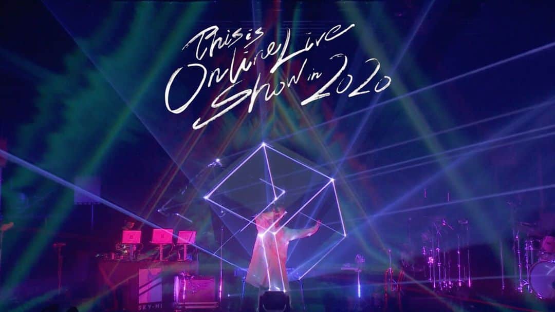 SKY-HIのインスタグラム：「2021/2/24(水)リリース💿﻿ SKY-HIの映像作品『This is ONLINE LIVE SHOW in 2020』から！﻿ ﻿ ／﻿ SKY-HIの代表曲✨﻿ 『Limo』のLIVE映像が公開！！﻿ ＼﻿ ﻿ AAA Party / AAA mobile / mu-moショップ限定の初回生産限定盤は、﻿ LIVEに密着した100ページに及ぶカラー写真集つき📘﻿ さらに今ならオリジナル特典「直筆サイン入りマスクケース」もついてきます🎁﻿ ⚠️初回限定盤と特典は数量限定のため、ご予約はお早めに！﻿」
