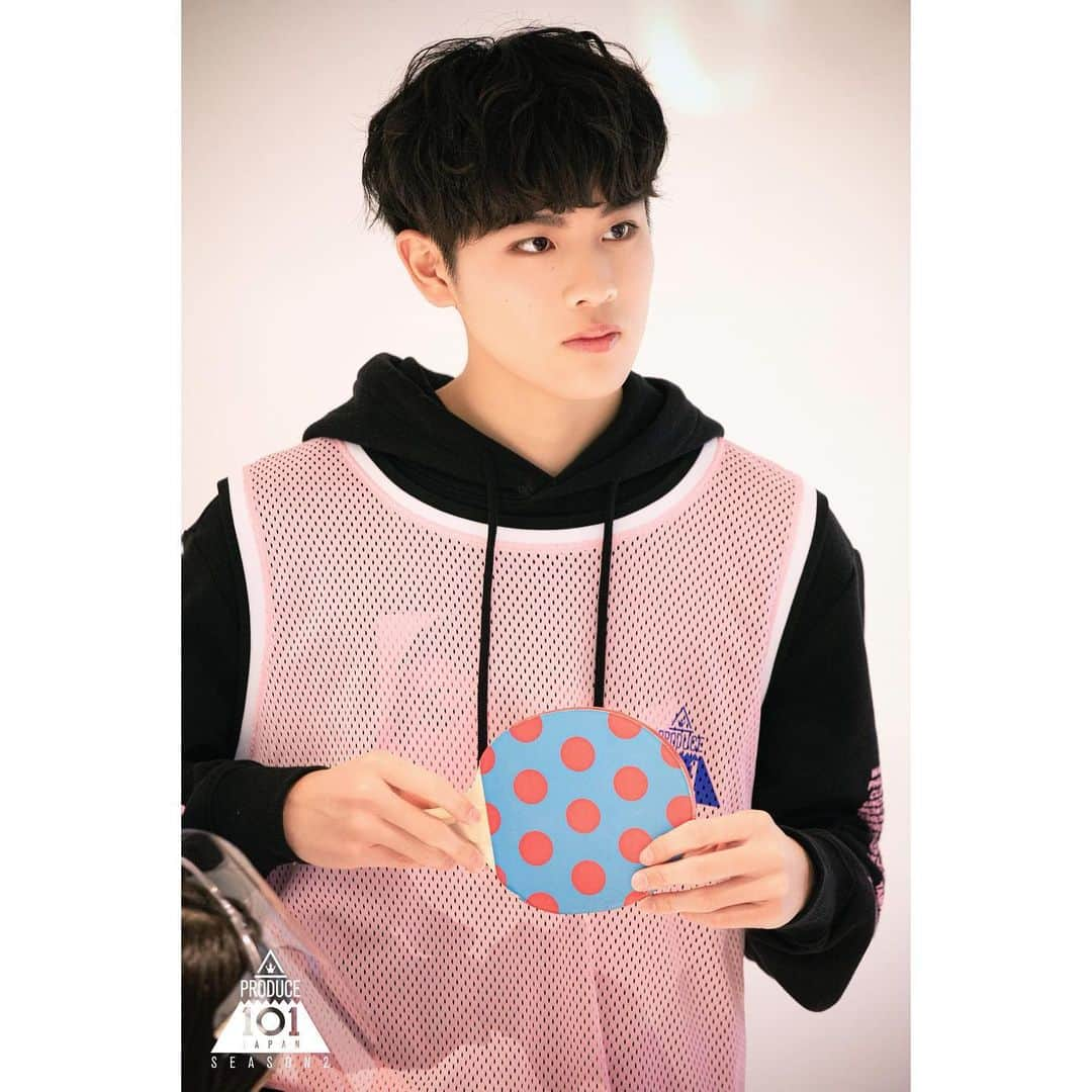 PRODUCE 101 JAPANさんのインスタグラム写真 - (PRODUCE 101 JAPANInstagram)「. #PRODUCE101JAPAN2  📸behind photo_#9  #オンタクト能力評価 撮影現場の101練習生を公開！  ＼投票〆切まで残り1日！／ 番組公式HPから、あなたの推しMENに投票してください♪  #岡本怜 #okamotoren #岡田玲旺 #okadareo #大和田歩夢 #owadaayumu #太田駿静 #otashunsei #大久保波留 #okubonalu #枝元雷亜 #edamotoraia #内田正紀 #uchidamasaki #上原貴博 #ueharatakahiro #上田将人 #uedamasato #ヴァサイェガ光 #vasayeghhikaru #ONTACT #LETMEFLY」2月9日 20時05分 - produce101japan_official