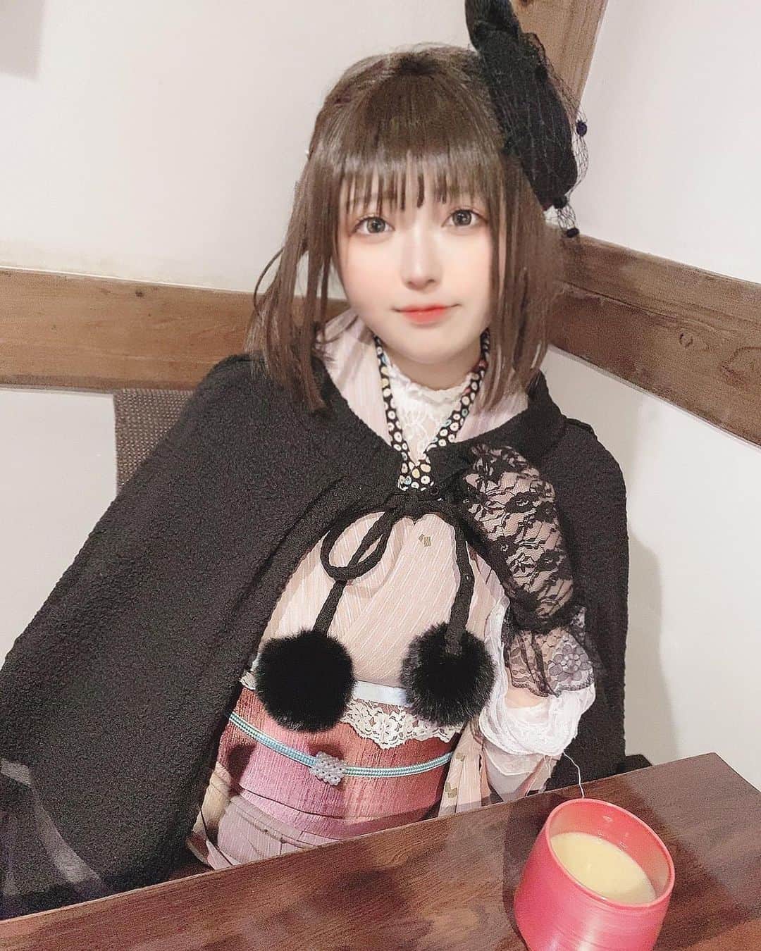 のインスタグラム：「自分でコーディネートしてみました！可愛くできた🥲💕 ・ ・ ・ #レトロ着物 #レトロ #レトロモダン #着物 #自撮り #着物コーデ #selfie #cosplay #角色扮演 #cosplayer #japanesegirl」
