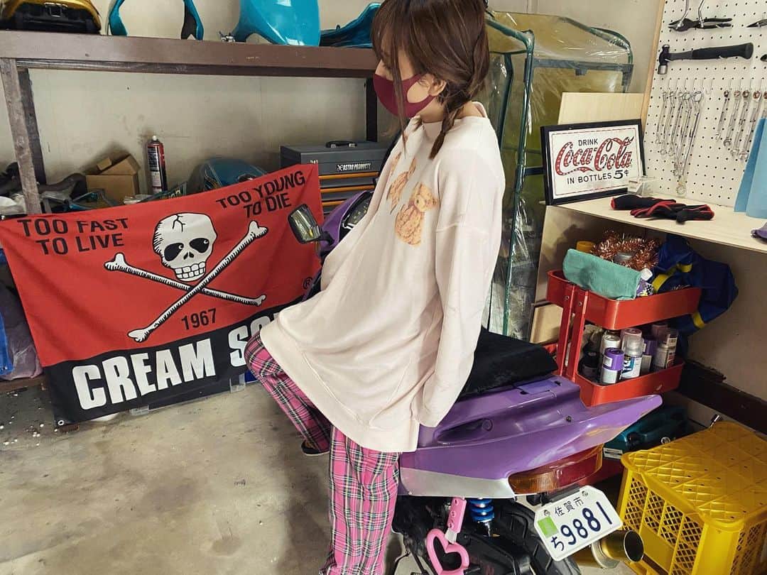 よもぎさんのインスタグラム写真 よもぎinstagram 秘密基地 ガレージ 原付 スーパーディオ バイク 昭和