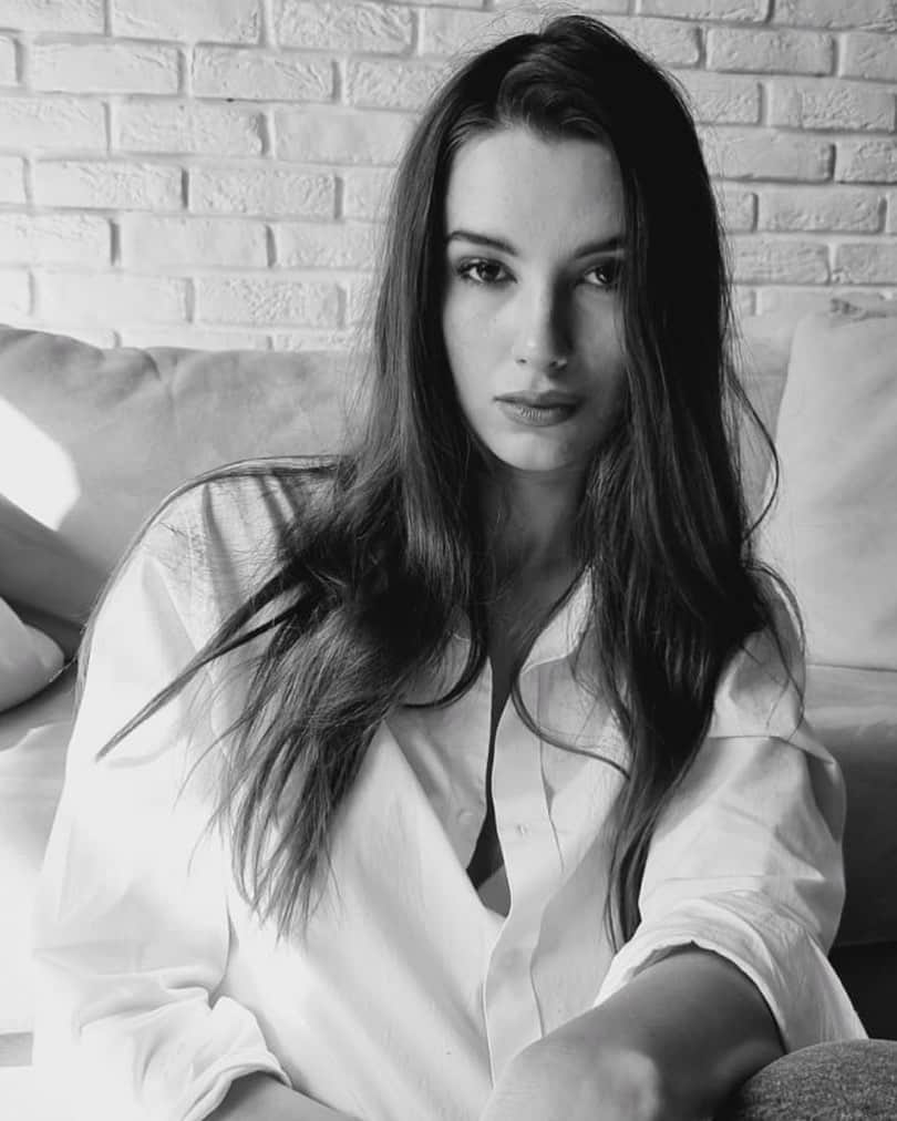 Leyla Lydia Turgutluのインスタグラム：「🌗」