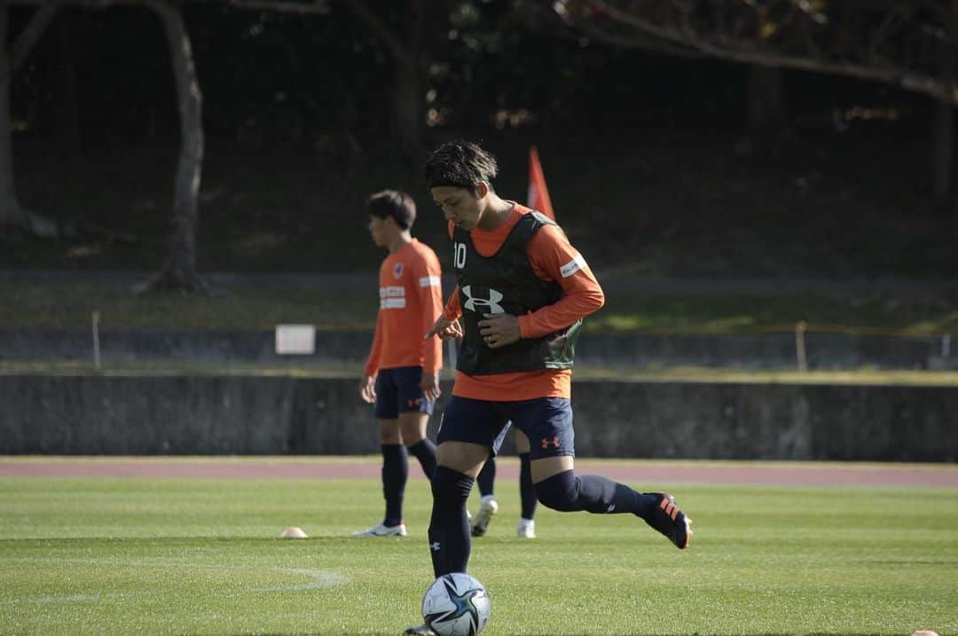 馬渡和彰さんのインスタグラム写真 - (馬渡和彰Instagram)「﻿ ﻿ 沖縄キャンプ17日目⚽️﻿ ﻿ 昨日のYouTubeを見てくれたみなさんありがとうございました🙏﻿ ﻿ 予想以上の反響で嬉しい限りです☺️☺️﻿ ﻿ 引き続きがんばります💪‼️‼️﻿ ﻿ ﻿ #大宮アルディージャ #ardija #SHOW﻿ #馬渡和彰 #8﻿ #adidas #adidasfootball #adidastokyo」2月9日 20時34分 - kazuaki_mawatari