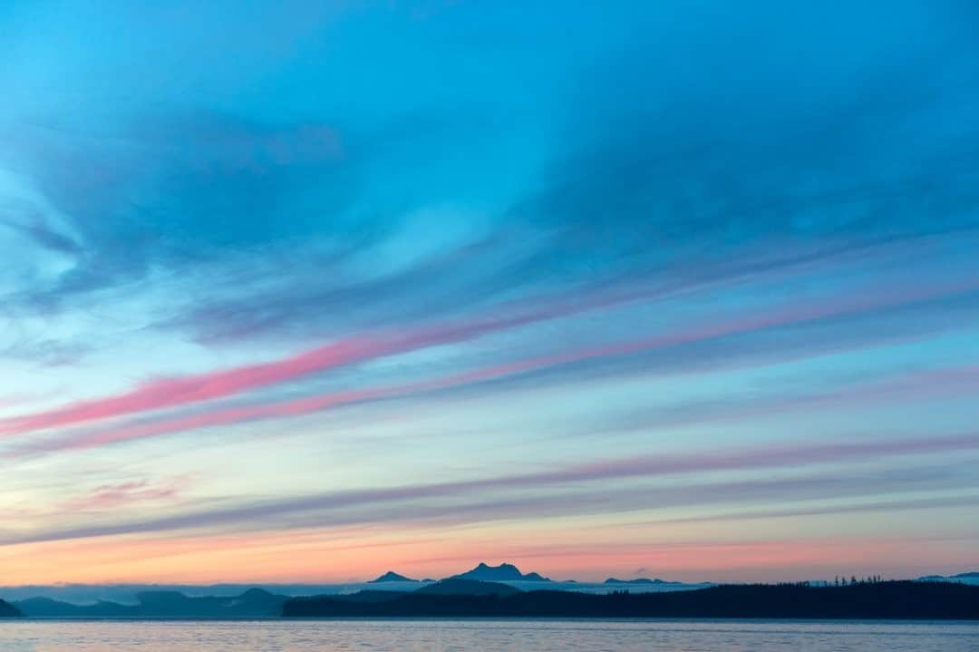 National Geographic Travelさんのインスタグラム写真 - (National Geographic TravelInstagram)「Photo by @michaelclarkphoto / I captured this sunset from our seaside camp while paddling down the Johnstone Strait near Telegraph Cove on Vancouver Island in British Columbia, Canada. #johnstonestrait #vancouverisland #telegraphcove」2月9日 20時38分 - natgeotravel