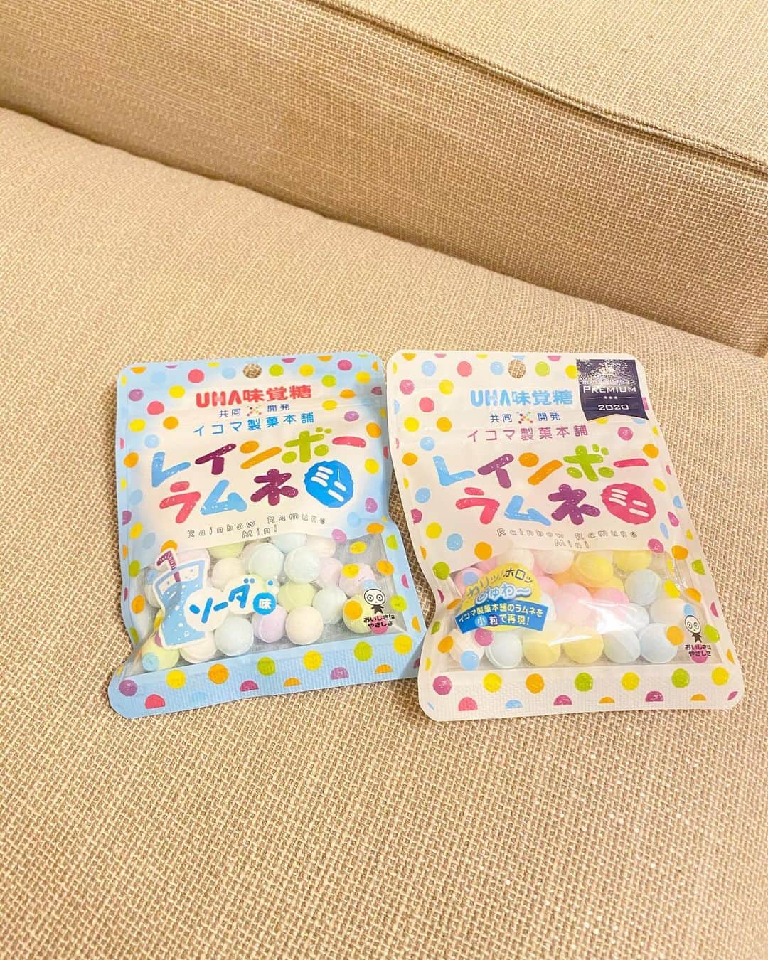 りかみし（みしまりか）さんのインスタグラム写真 - (りかみし（みしまりか）Instagram)「この間のラムネが美味しくて今日は﻿ 2種類買ったよー🤣❤️﻿ おうち映画しながらつまむの🤏❤️﻿ ﻿ レインボーラムネ鞄にも忍ばせやすいから﻿ 家出る時もおやつに持ちやすいね🍭﻿ ﻿ ドンキでいつも買ってるよ🙆‍♀️﻿ ﻿ #ラムネ好き﻿ #レインボーラムネ﻿ #味覚糖 #UHA味覚糖」2月9日 20時50分 - rikamishi_official