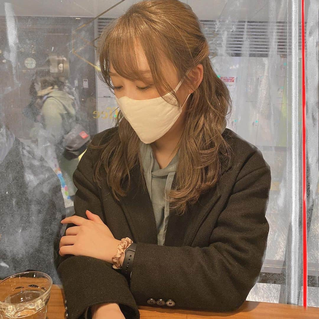 鎌田菜月さんのインスタグラム写真 - (鎌田菜月Instagram)「🥶🖤 #coat #過去pic #beep #halfup #black #hairarrange」2月9日 20時59分 - nacky_k829