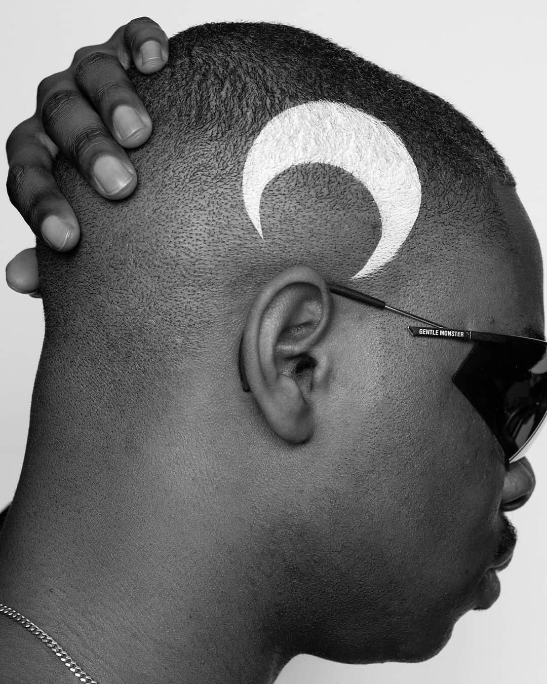 エルエヌシーシーのインスタグラム：「NOW LIVE: GENTLE MONSTER X MARINE SERRE  South Korean eyewear brand Gentle Monster teams up with critically acclaimed Marine Serre for a collection of futuristic sunglasses. Taking inspiration from the aerodynamics of a cyclist to explore avant-garde ideas, the collaborative capsule collection brings a futuristic twist to classic aviator and acetate frames. @gentlemonster @marineserre_official」
