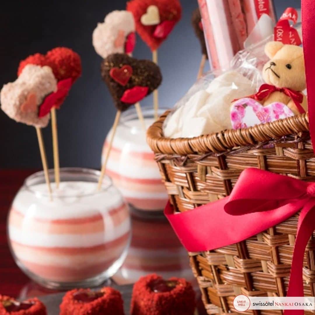 スイスホテル南海大阪さんのインスタグラム写真 - (スイスホテル南海大阪Instagram)「胸がときめくプレゼントはいかが？シェフ特製のスイーツをどうぞ。#スイスグルメ #バレンタイン  Discover ways to make the heart flutter with artisanal sweet delights. #SwissGourmetOsaka #ValentinesDay」2月9日 21時07分 - swissotelnankaiosaka_official